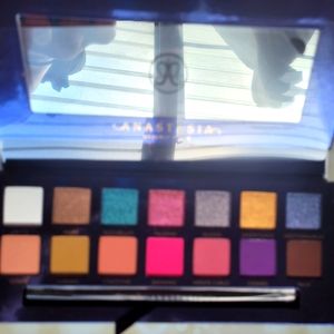 Anastasia Beverly Hills eyeshadow pallet